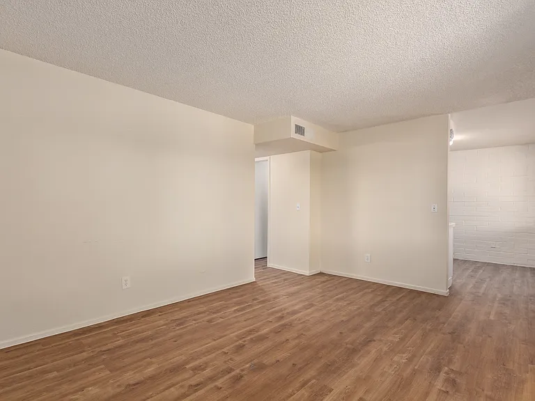 3415 E Earll Dr. — Photo 9