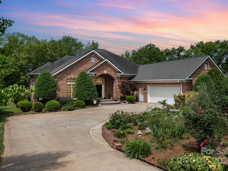 1st image of 151 Keel Ct #21