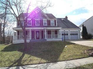 14 Whittingham Cir, Sterling, VA 20165