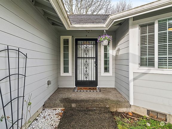 3rd image of 5705 Thornbury Drive SE