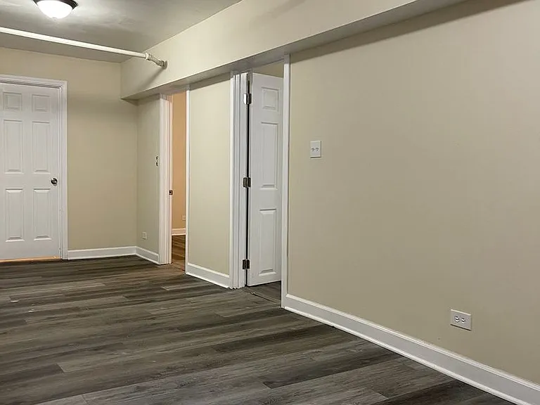 1210 W Lexington St — Photo 6