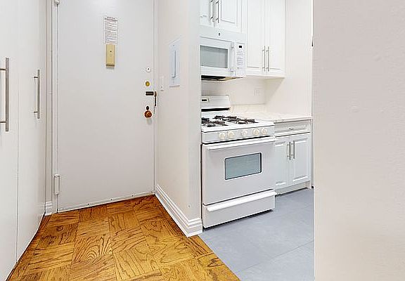 5th image of 400 E 71st St APT 11Q