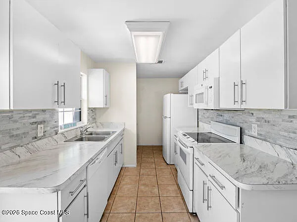 121 Franklyn Ave #EAST — Photo 6