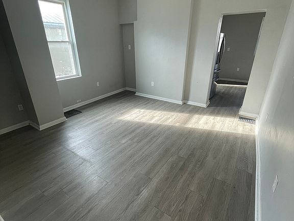 4th image of 5137 Hunter Ave