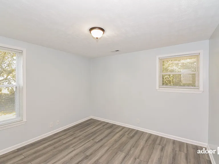 111 McKinley St — Photo 7