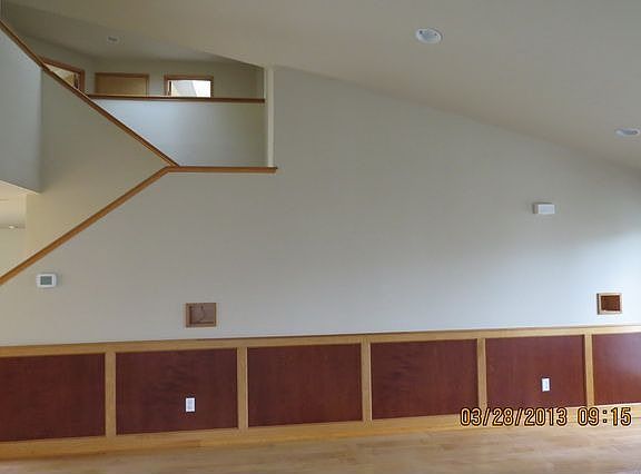 4th image of 7215 205th Ave E