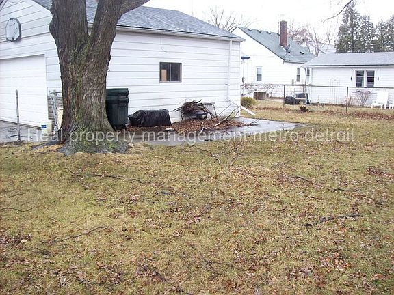 3rd image of 8700 Leroy St