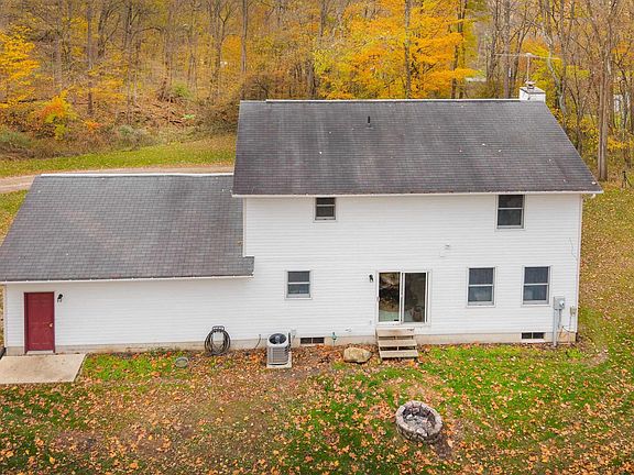 5th image of 24305 Coshocton Rd