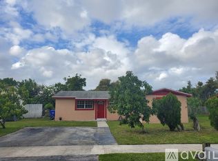 7203 SW 4th St, Pompano Beach, FL 33068