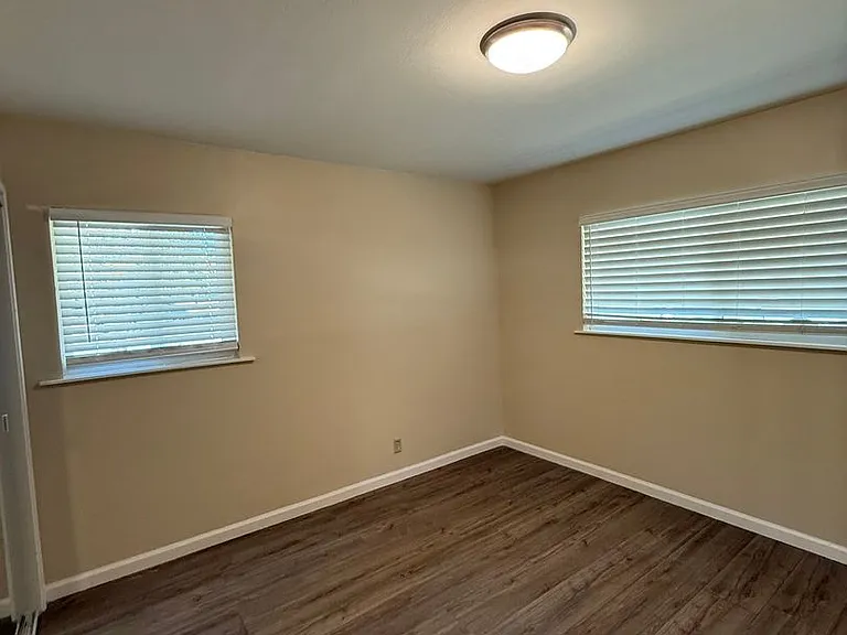 733 Utah St — Photo 12