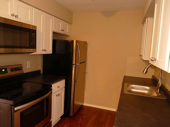 5th image of 650 Ann St #670/672