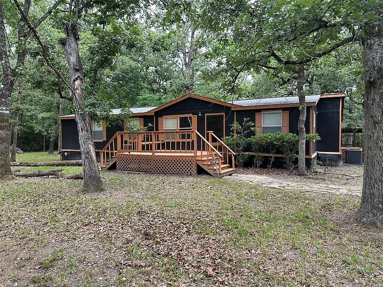 35 Amber Dr — Photo 2