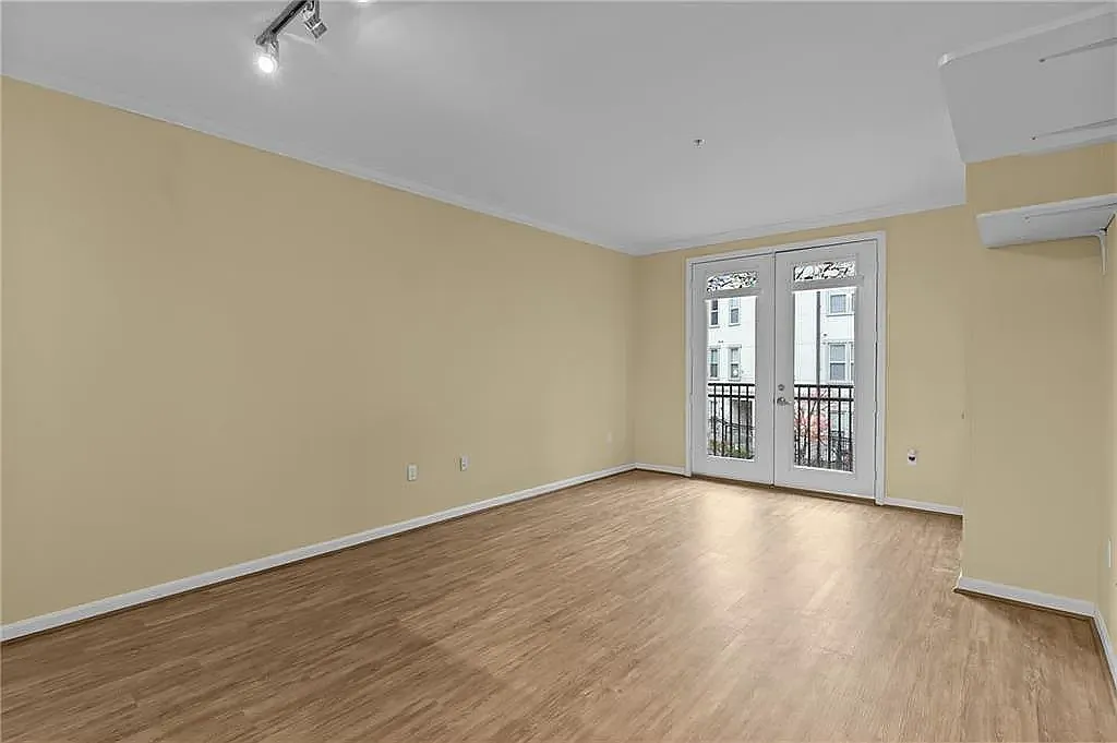 1 bed, 741 sqft, $2,290 — Photo 4