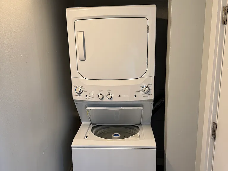 500 Cedar St NE #2 — Photo 2