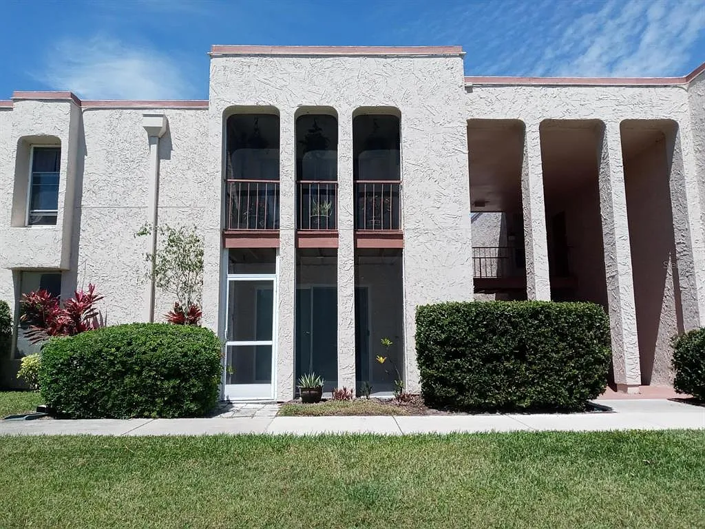 2 bed, 2.0 bath, 1252 sqft, $1,695 — Photo 1