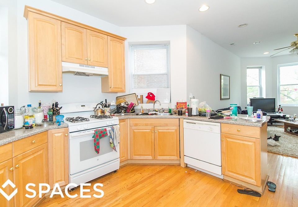 1st image of 1461 W Carmen Ave APT 2F