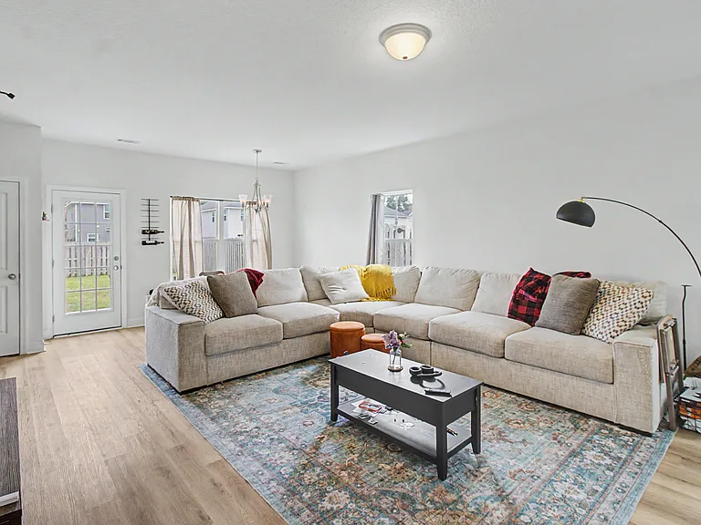 1246 Grayson Ave — Photo 3