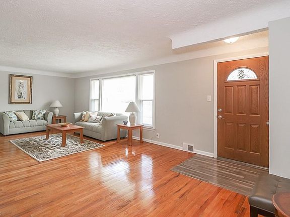 3rd image of 23177 Shurmer Dr