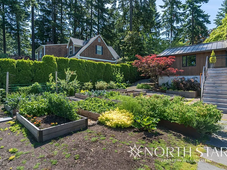 1235 Chandler Rd — Photo 37