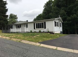 2 Greenwich Dr, High Bridge, NJ 08829