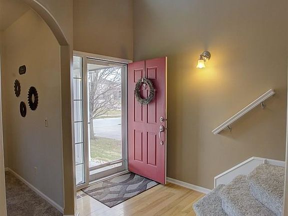 4th image of 226 S 197th St
