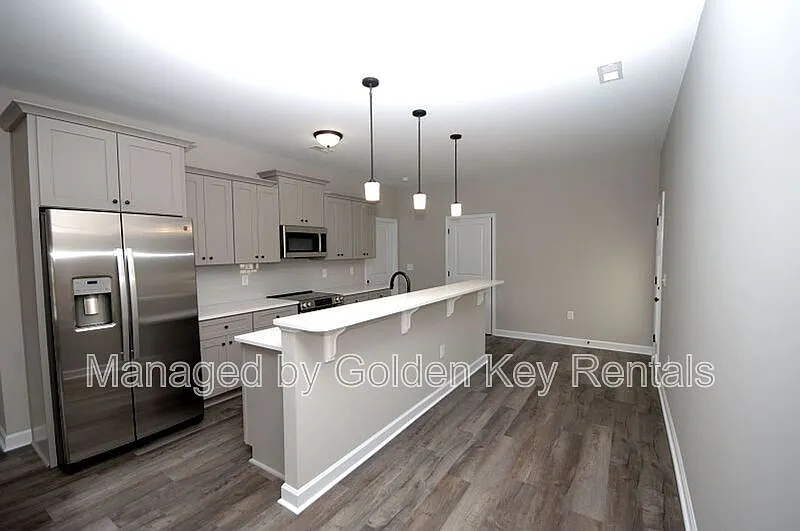 3 bed, 2.0 bath, $1,650 — Photo 3