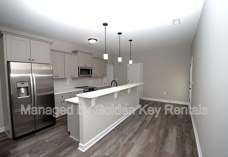 428 S Center St — Photo 3