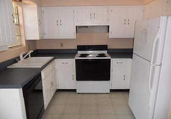 3rd image of 4525 Autumn Woods Way