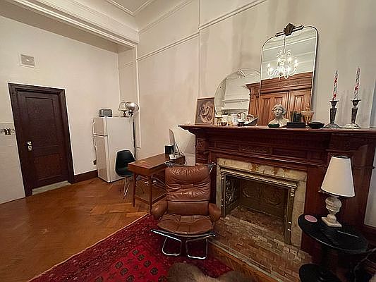3rd image of 16 W 71st St APT 1