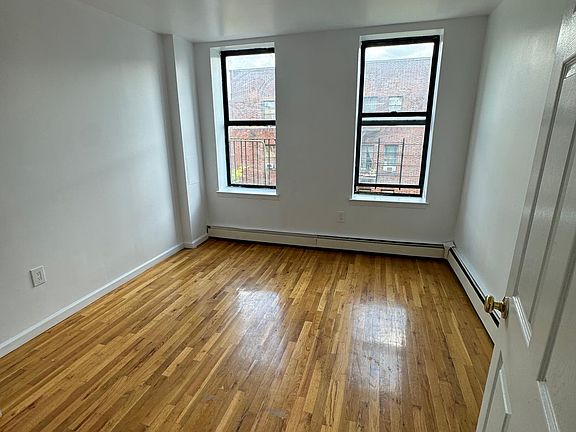 5th image of 1353 Sheridan Ave
