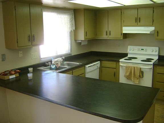 3rd image of 2401 W Jacinto Ave