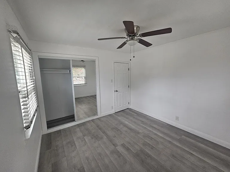 3757 W 182nd St — Photo 10