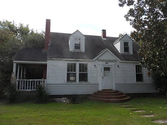 1st image of 108 Byrd St