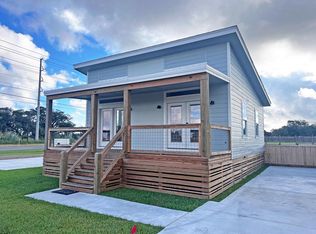 106 Landry Cir, Rockport, TX 78382