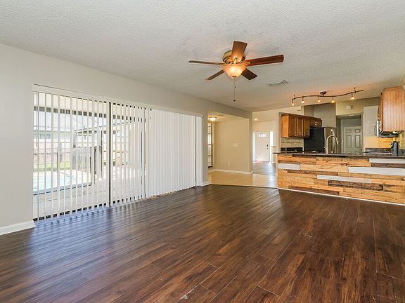 5th image of 1509 Carter Oaks Dr