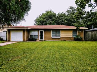 2018 15th Ave N, Texas City, TX 77590