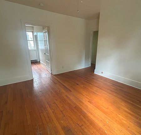 4th image of 122 S West St #3