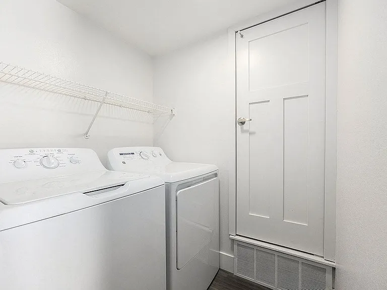 Byron Lakes Apartments — Photo 50