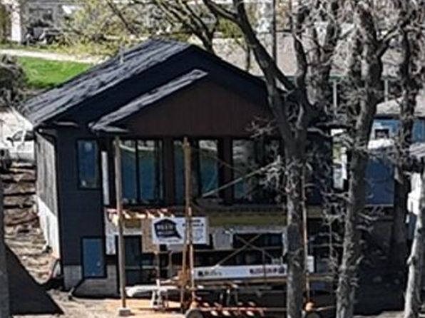 1201 Lakeshore Dr