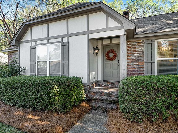 4th image of 1208 Sandlewood Dr
