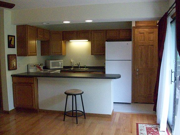 4th image of 46 Nassau Colony APT 10