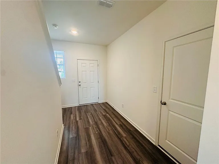 423 Towson St — Photo 23