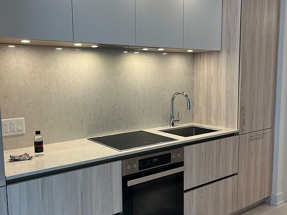 5th image of 15 Mercer St #2103