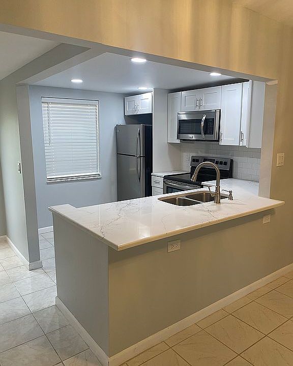 1st image of 1015 Country Club Dr APT 105