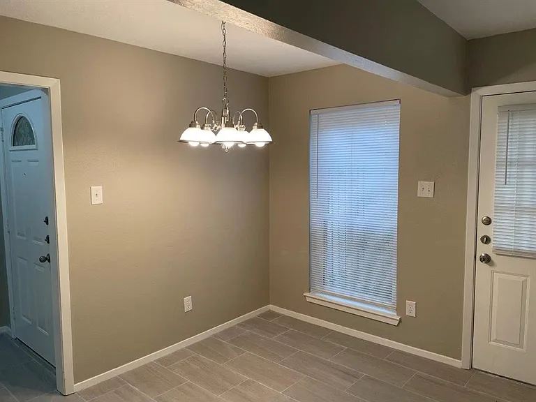 15411 Linkshire Dr — Photo 8