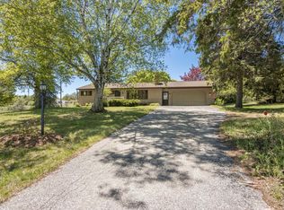 906 Michigan Ave, Frankfort, MI 49635