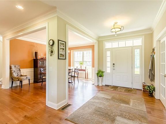 3rd image of 7620 Arbor Glen Dr
