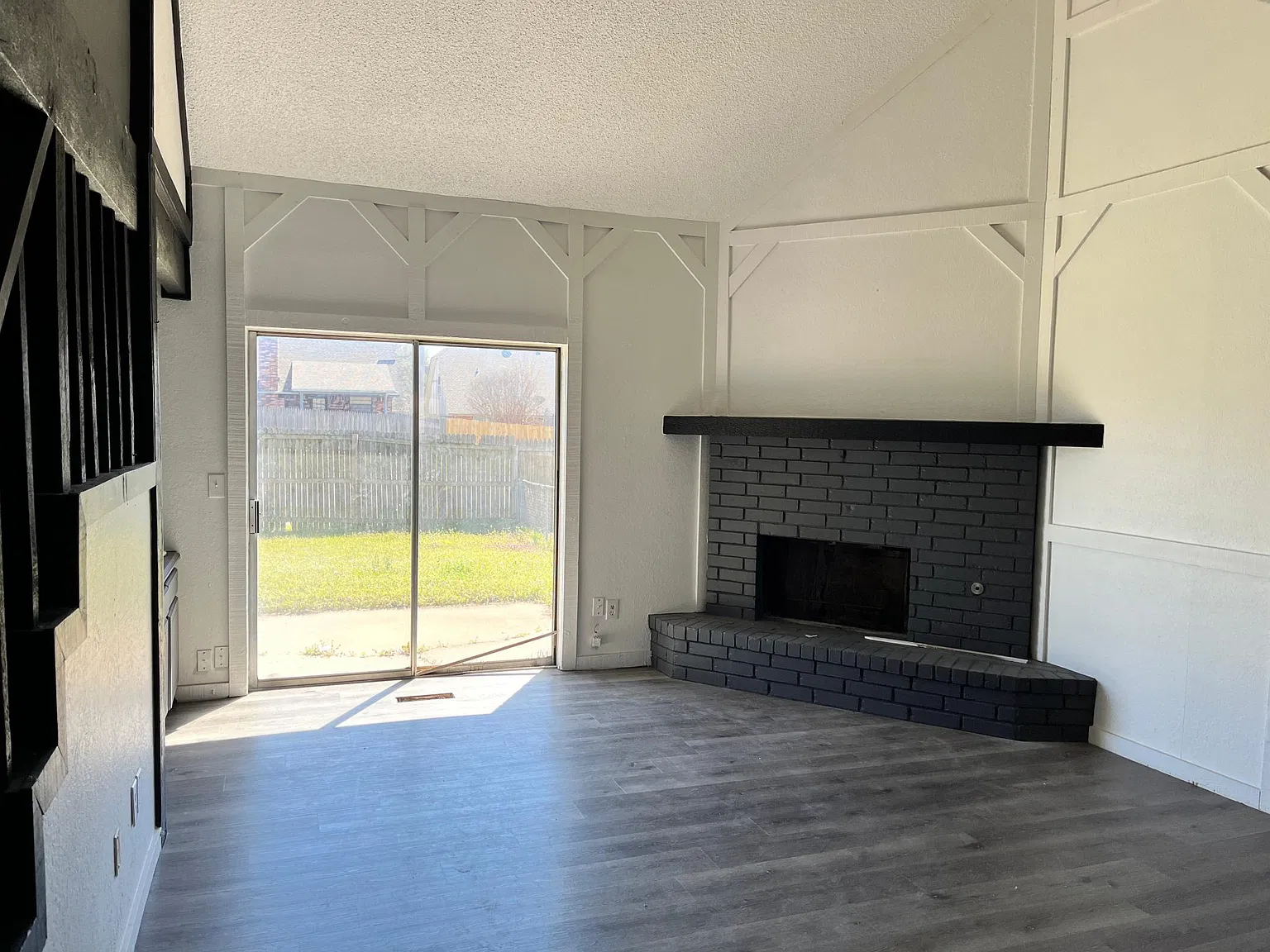 2307 w Galveston pl — Photo 4