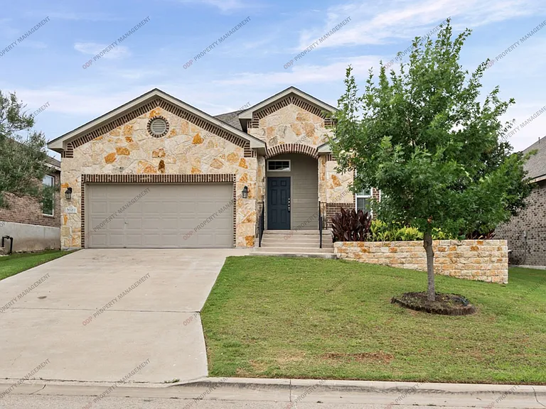5620 Blackstone Dr — Photo 1