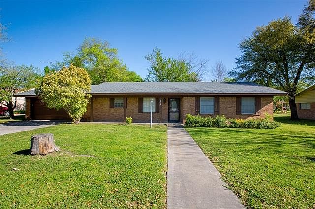 1st image of 2616 Tanglewood Dr